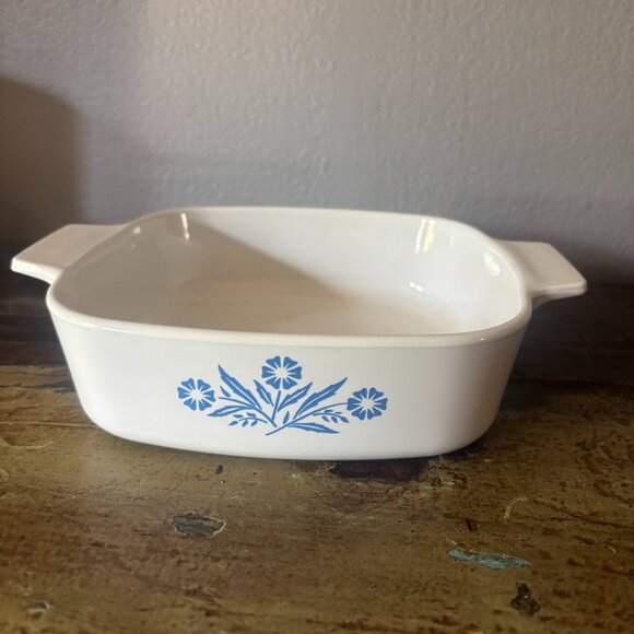 Vintage Corning Ware 1 Qt Casserole Dish – Classic Blue Cornflower Pattern, Oven - Picture 1 of 1